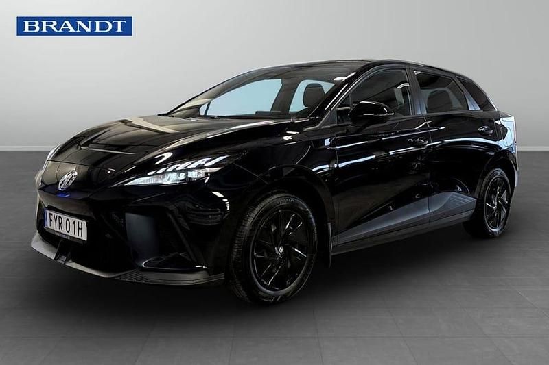 Begagnad MG MG4 EV 125 kW (171 HK) 2023 Svart Halvkombi