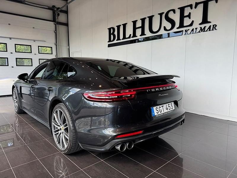 Begagnad Porsche Panamera Sport 330 HK (242 kW) 2017 Grå Halvkombi