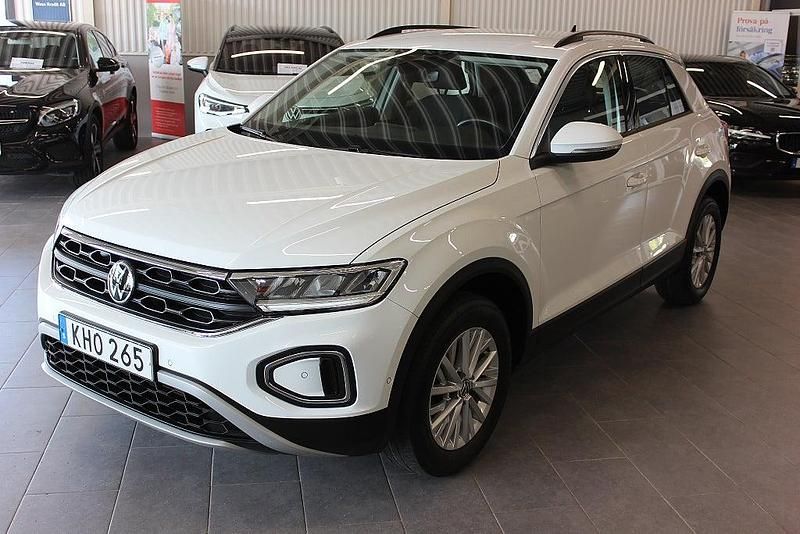 Vit Begagnad 2022 VW T-Roc S SUV | 239 500 kr (Marknadspris) - Bild 1/4
