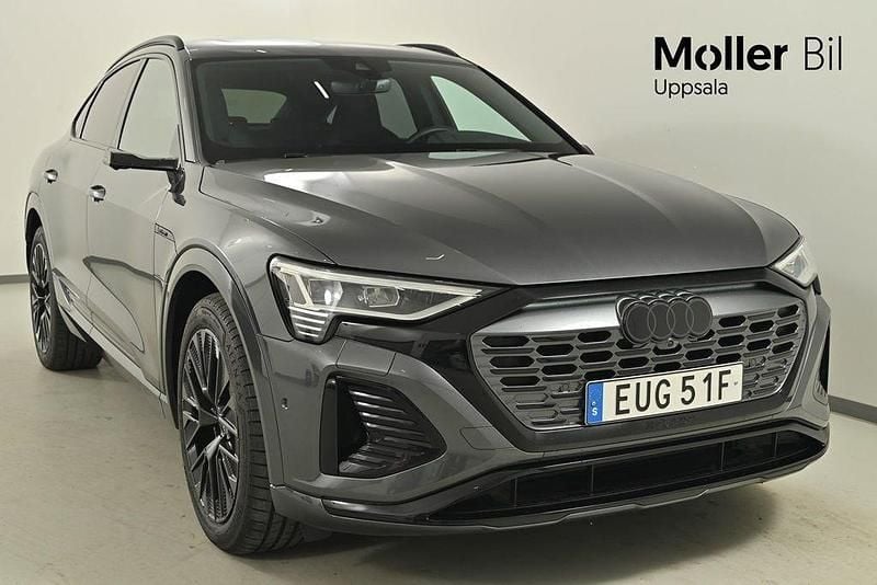 Grå (daytonagrå pärleffekt) Begagnad 2024 Audi Q8 e-tron S-Line SUV | 769 000 kr (Dyr) - Bild 1/3