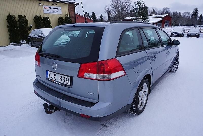 Begagnad Opel Vectra 175 HK (128 kW) 2004 Grå Kombi