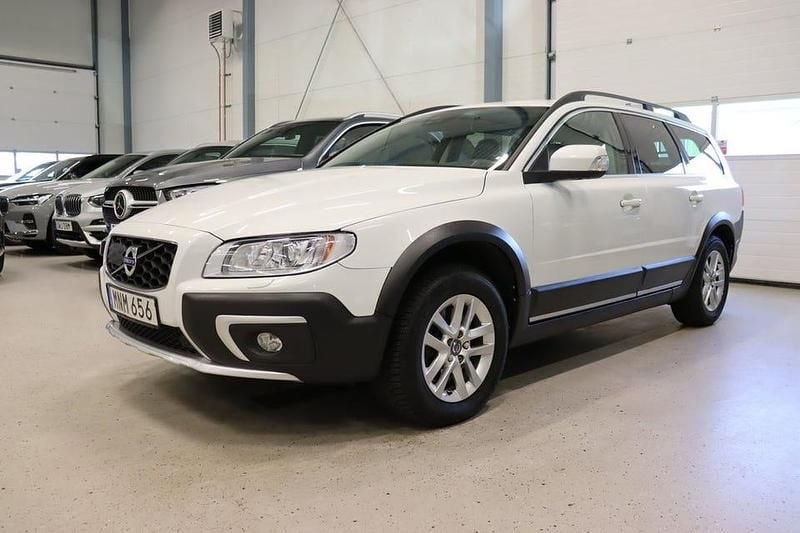 Vit Begagnad 2016 Volvo XC70 Momentum Kombi | 174 900 kr (Marknadspris) - Bild 1/4