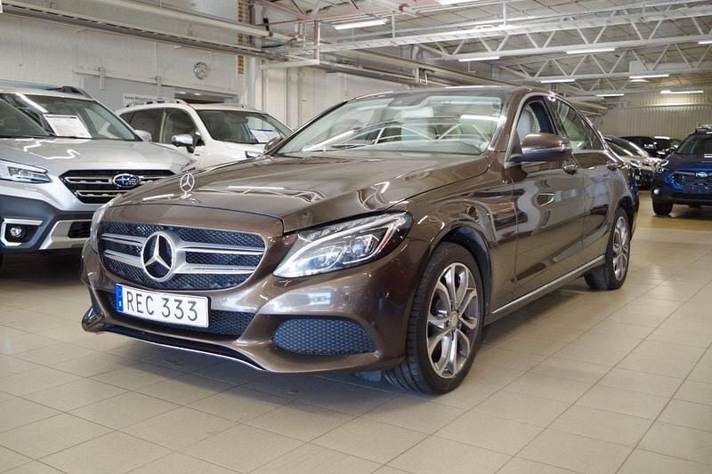 Mörkbrun Begagnad 2016 Mercedes C220 Avantgarde Sedan | 199 000 kr (Marknadspris) - Bild 1/4