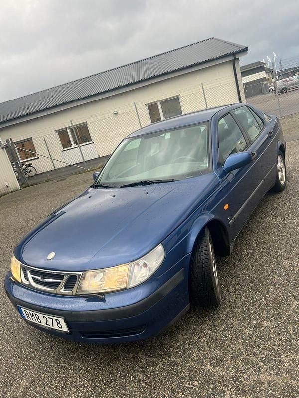 Begagnad 2000 Saab 9-5 Sedan | 13 900 kr (Marknadspris) - Bild 1/4