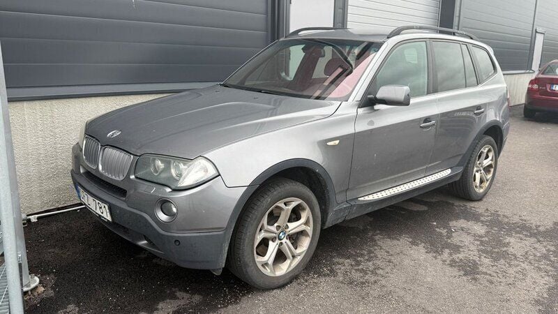 Grå Begagnad 2009 BMW X3 Comfort Edition SUV | 34 000 kr (Bra pris) - Bild 1/4