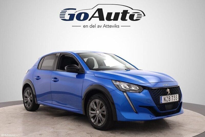 Blå Begagnad 2021 Peugeot e-208 Allure Halvkombi | 179 500 kr (Marknadspris) - Bild 1/4