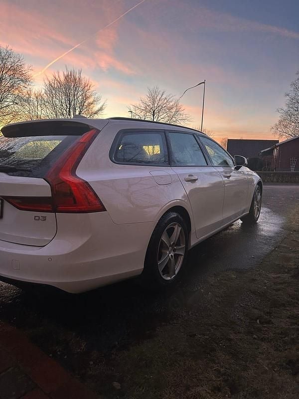Begagnad Volvo V90 150 HK (110 kW) 2018 Kombi