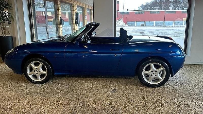 Begagnad Fiat Barchetta 131 HK (96 kW) 2000 Blå Cab