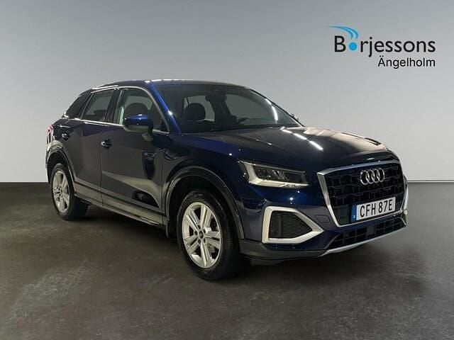 Blå Begagnad 2024 Audi Q2 Advanced Plus SUV | 269 000 kr (Marknadspris) - Bild 1/4