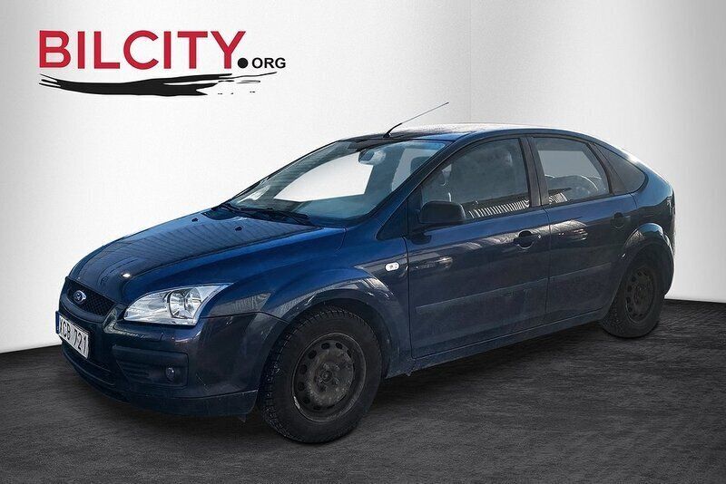 Mörkgrå Begagnad 2005 Ford Focus Halvkombi | 4 900 kr (Superpris) - Bild 1/4