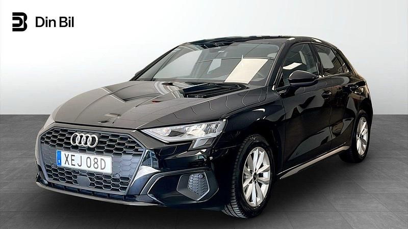 Svart Begagnad 2022 Audi A3 Sportback Proline Halvkombi | 254 000 kr (Marknadspris) - Bild 1/4