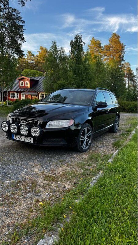 Svart Begagnad 2010 Volvo V70 Kinetic Kombi | 105 000 kr (Lite dyr) - Bild 1/4
