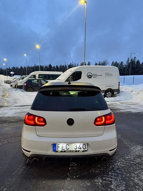 Begagnad VW Golf VI GTI 211 HK (155 kW) 2010 Halvkombi