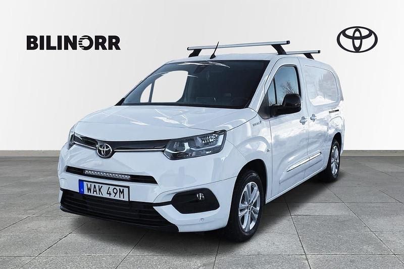 Vit Begagnad 2023 Toyota Proace City City Van | 389 900 kr - Bild 1/4
