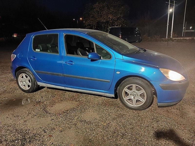 Blå Begagnad 2003 Peugeot 307 Halvkombi | 5 500 kr (Superpris) - Bild 1/4