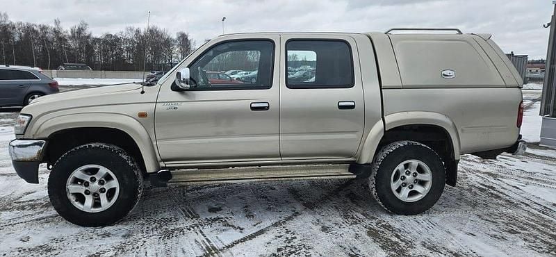 Begagnad 2004 Toyota HiLux Pickup | 120 000 kr (Marknadspris) - Bild 1/4