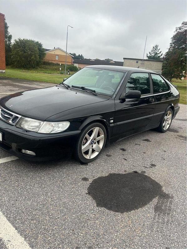 Svart Begagnad 2001 Saab 9-3 Aero Halvkombi | 45 000 kr - Bild 1/4