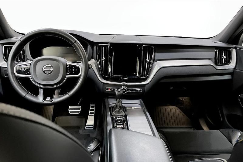Begagnad Volvo XC60 235 HK (172 kW) 2018 Röd SUV
