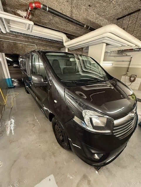 Begagnad Opel Vivaro 120 HK (88 kW) 2016 Minibuss