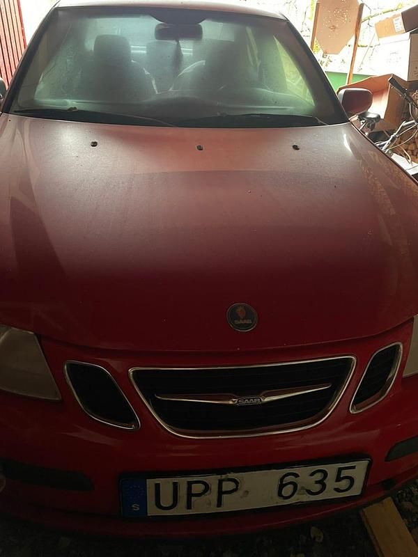 Begagnad 2004 Saab 9-3 Sedan | 10 000 kr (Superpris) - Bild 1/3