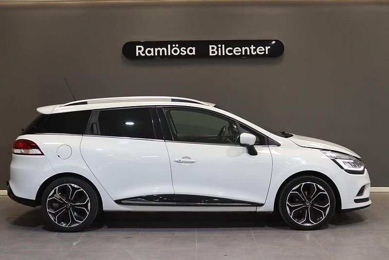 Begagnad Renault Clio GrandTour Intens 90 HK (66 kW) 2019 Vit Kombi