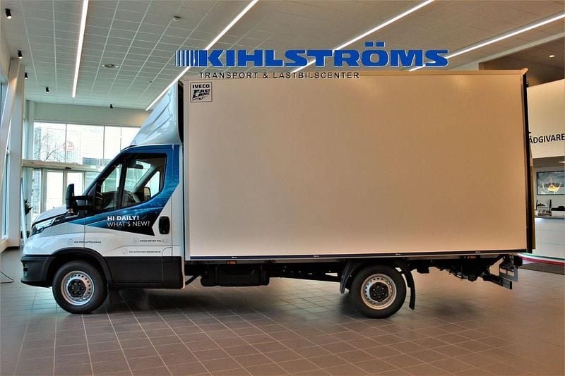 Vit Begagnad 2025 Iveco Daily Van | 636 250 kr - Bild 1/4