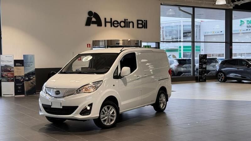 Vit Begagnad 2023 BYD ETP3 Van | 199 900 kr (Bra pris) - Bild 1/4