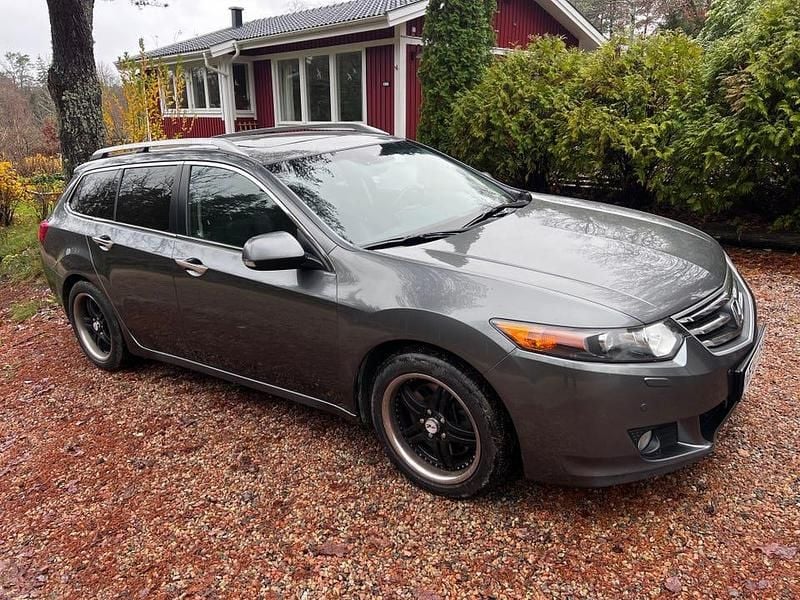 Mörkgrå metallic Begagnad 2009 Honda Accord Kombi | 45 000 kr (Bra pris) - Bild 1/4