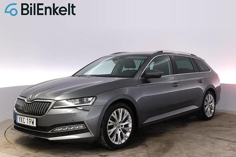 Begagnad Skoda Superb Business Line 218 HK (160 kW) 2022 Grå Kombi