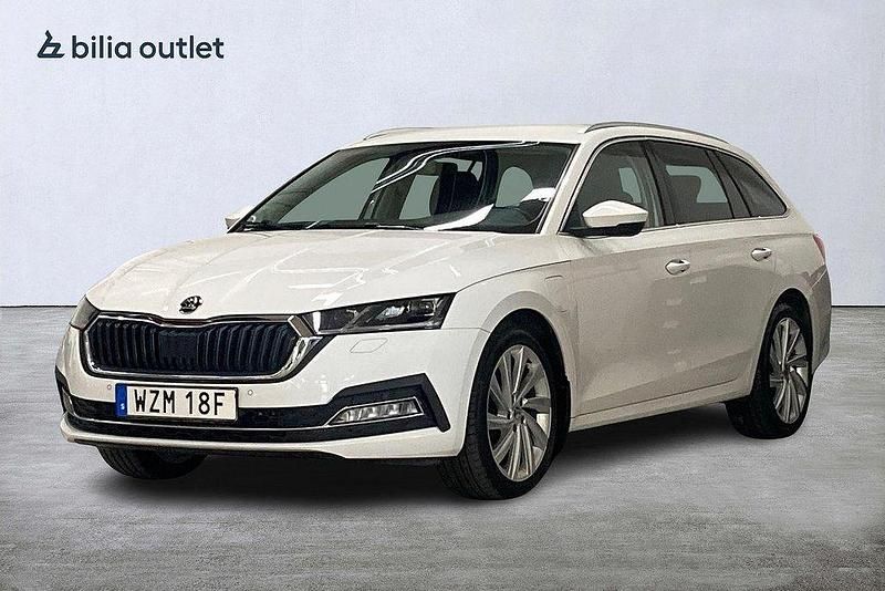 Vit Begagnad 2021 Skoda Octavia Style Kombi | 229 900 kr (Bra pris) - Bild 1/3