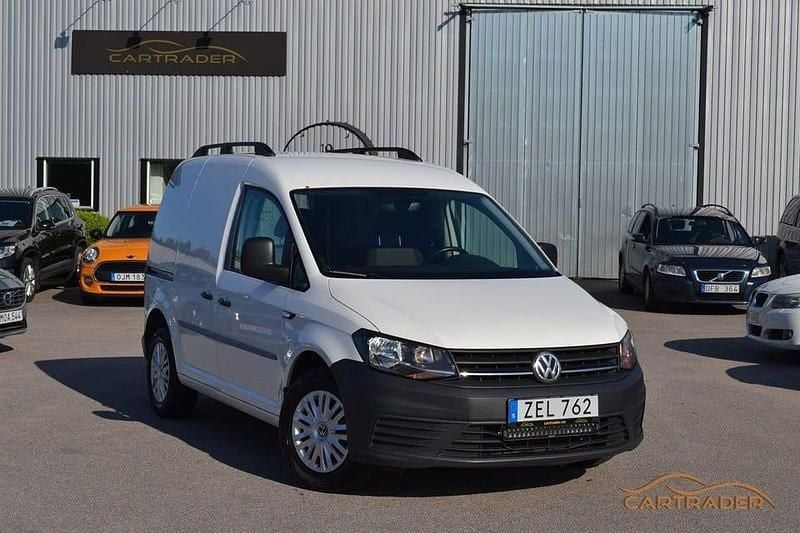 Vit Begagnad 2018 VW Caddy Minibuss | 79 900 kr (Marknadspris) - Bild 1/4