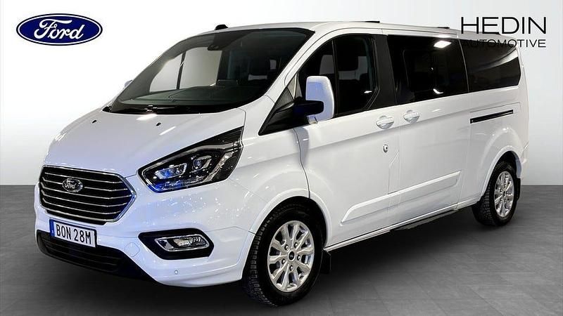 Vit Begagnad 2023 Ford Tourneo | 449 900 kr (Marknadspris) - Bild 1/4