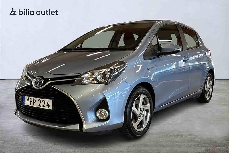 Blå Begagnad 2016 Toyota Yaris Hybrid Halvkombi | 149 900 kr (Bra pris) - Bild 1/1