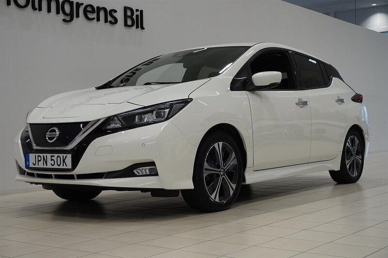 Vit Begagnad 2021 Nissan Leaf N-Connecta Halvkombi | 164 800 kr (Marknadspris) - Bild 1/4