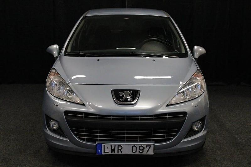 Begagnad Peugeot 207 95 HK (69 kW) 2011 Ljusblå Halvkombi