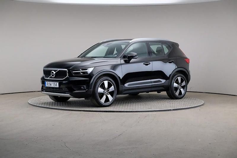 Black (solid) Begagnad 2021 Volvo XC40 Momentum SUV | 329 000 kr (Marknadspris) - Bild 1/4