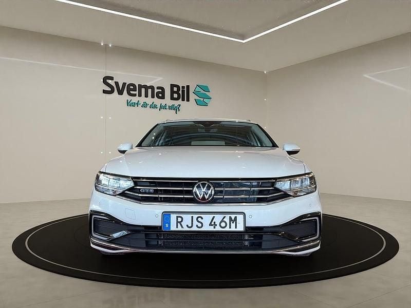 Begagnad VW Passat Sportline 218 HK (160 kW) 2020 Pure white Kombi