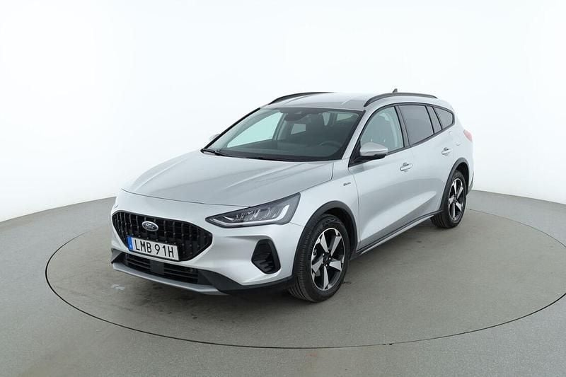 Grå Begagnad 2023 Ford Focus Active Kombi | 219 000 kr (Marknadspris) - Bild 1/3