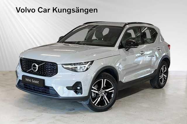 Begagnad 2025 Volvo XC40 SUV | 399 900 kr (Marknadspris) - Bild 1/3