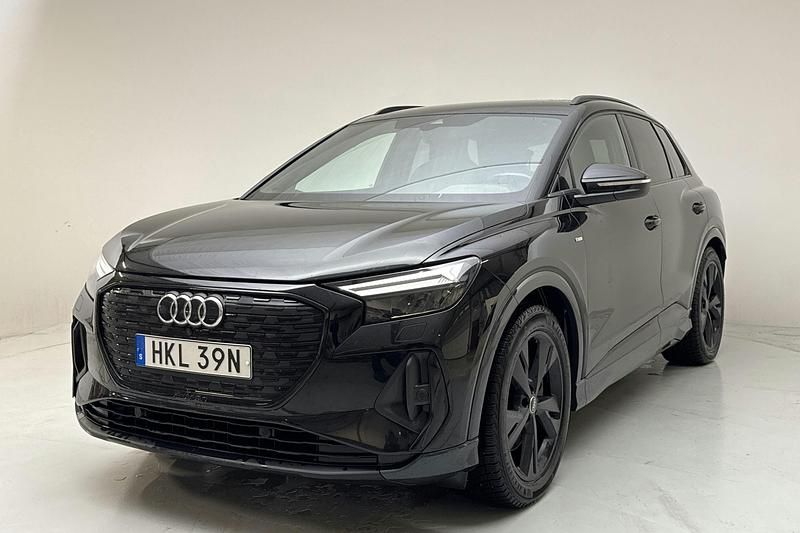 Svart Begagnad 2022 Audi Q4 e-tron Comfort SUV | 289 000 kr (Bra pris) - Bild 1/4