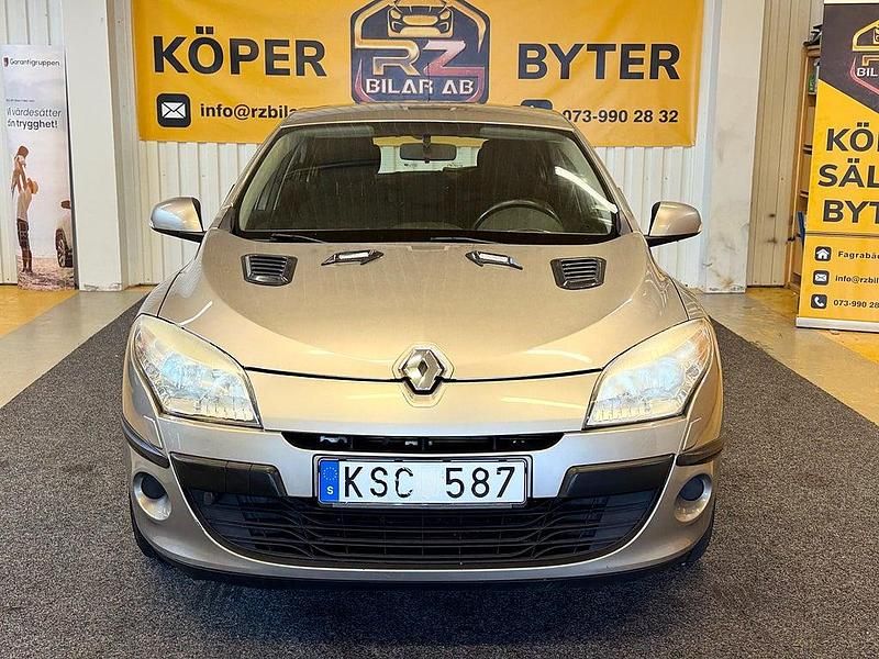 Brun Begagnad 2010 Renault Mégane GrandTour Kombi | 34 900 kr (Lite dyr) - Bild 1/4