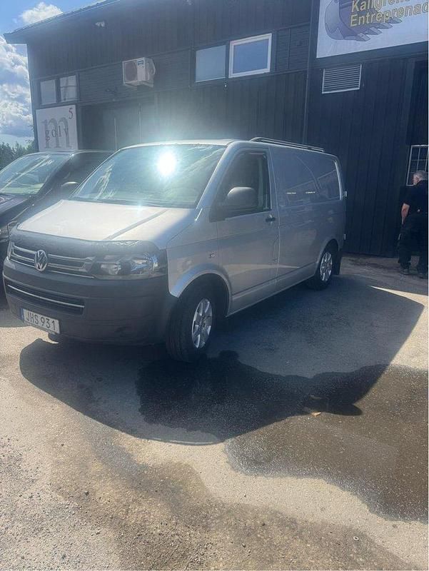 Silver Begagnad 2014 VW T5 Van | 87 500 kr (Bra pris) - Bild 1/4