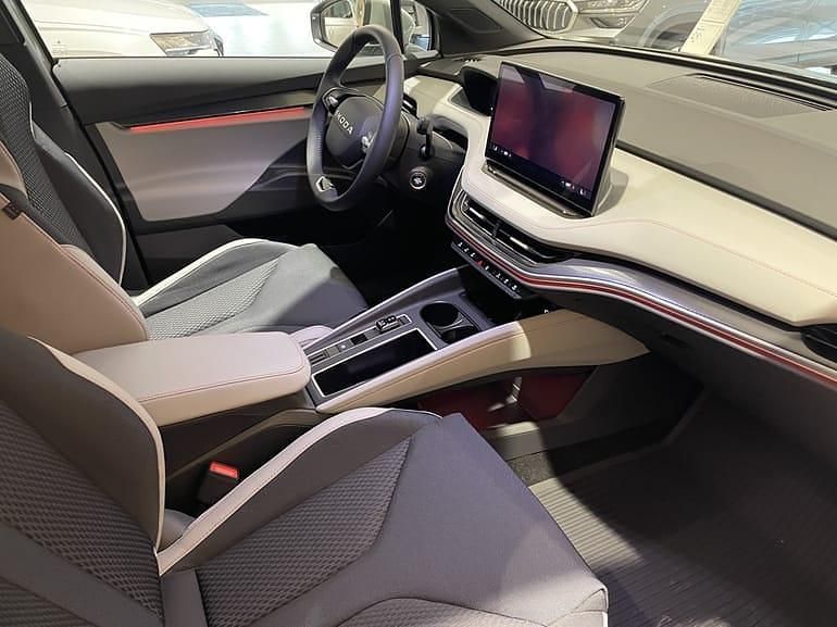 Begagnad Skoda Elroq 210 kW (286 HK) 2025 Grön SUV