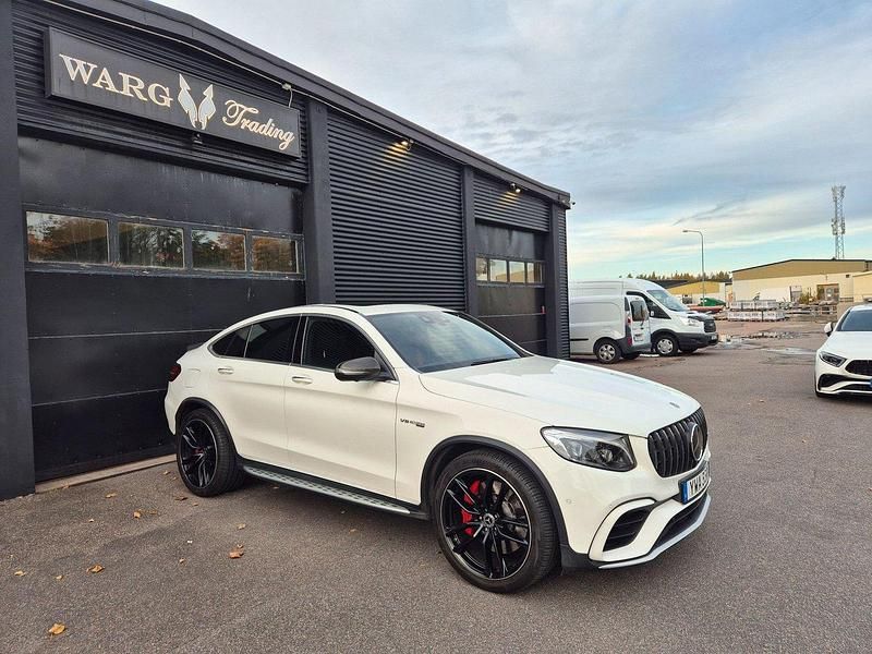 Vit Begagnad 2019 Mercedes GLC63 AMG AMG Sportkupé | 519 000 kr (Superpris) - Bild 1/4
