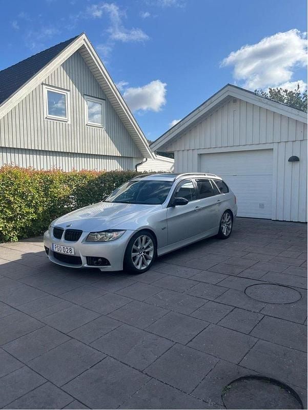 Grå Begagnad 2007 BMW 325 M Sport Kombi | 56 000 kr (Bra pris) - Bild 1/4