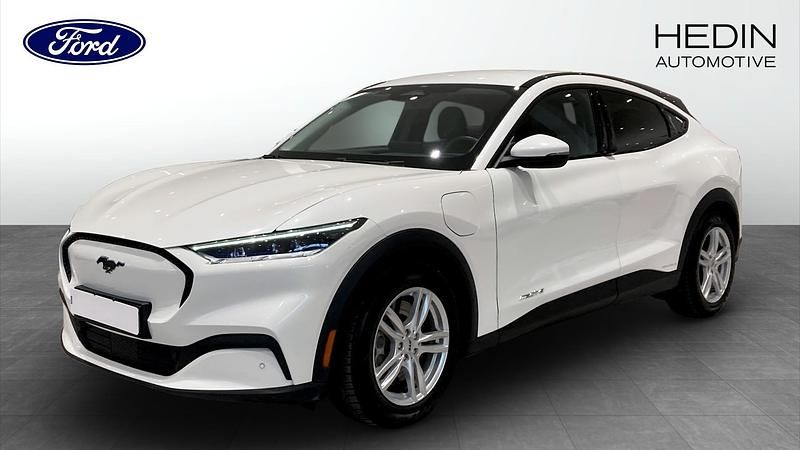Vit Begagnad 2022 Ford Mustang Mach-E Standard Range SUV | 339 900 kr (Lite dyr) - Bild 1/4
