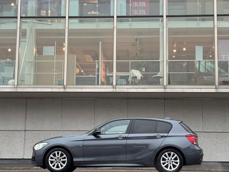 Begagnad BMW 116 M Sport 136 HK (100 kW) 2015 Grå Halvkombi