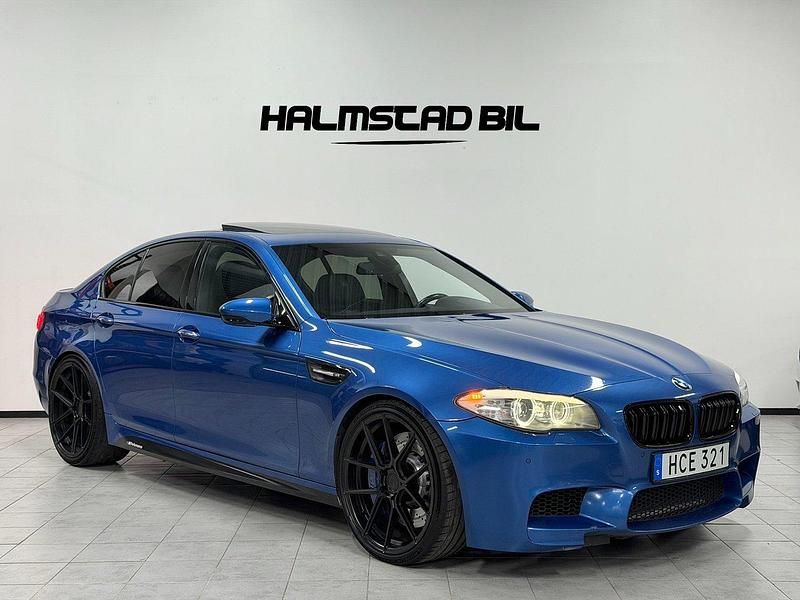 Blå Begagnad 2012 BMW M5 Comfort Edition Sedan | 429 500 kr - Bild 1/4