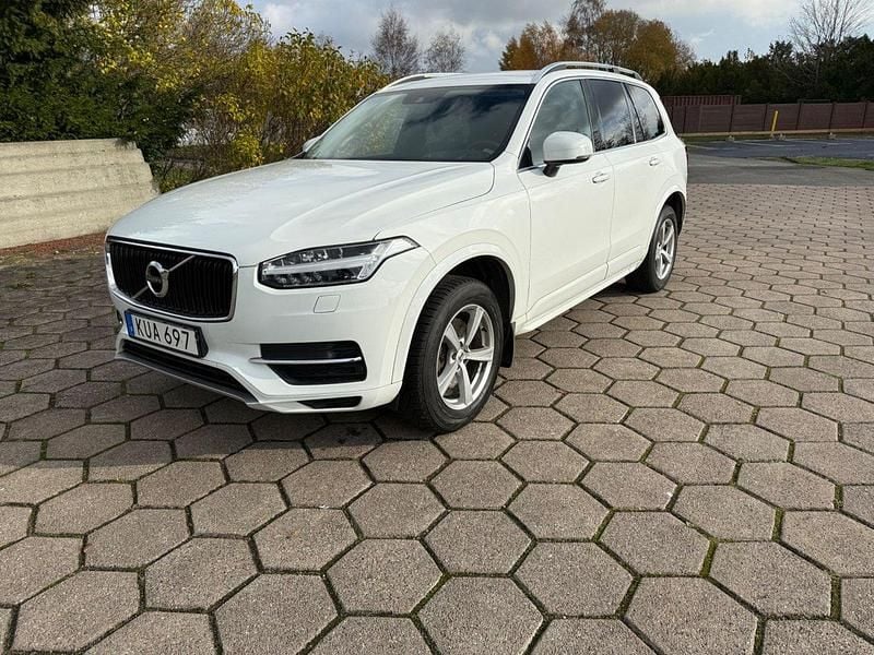 Vit Begagnad 2016 Volvo XC90 Momentum SUV | 253 800 kr (Superpris) - Bild 1/4
