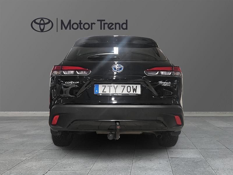 Begagnad Toyota Corolla Cross Executive 200 HK (147 kW) 2024 Svart SUV